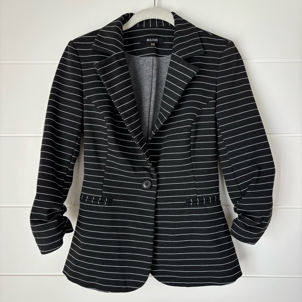 41 Hawthorn Black and White Striped Blazer with Ruched Sleeves Size Small